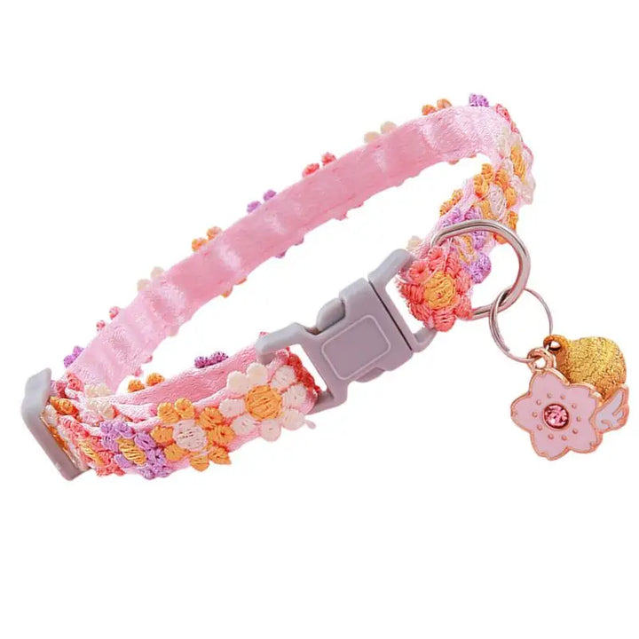 Collier chaton floral : tendresse, style & complicité