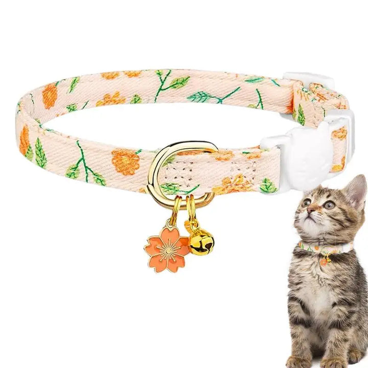 Collier fleuri chat & petit chien : tendre, sûr, et pensé comme un geste d’amour