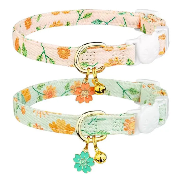 Collier fleuri chat & petit chien : tendre, sûr, et pensé comme un geste d’amour