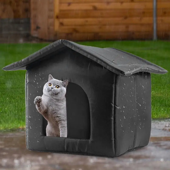 Refuge extérieur pour chat errant – discret, chaud et rassurant