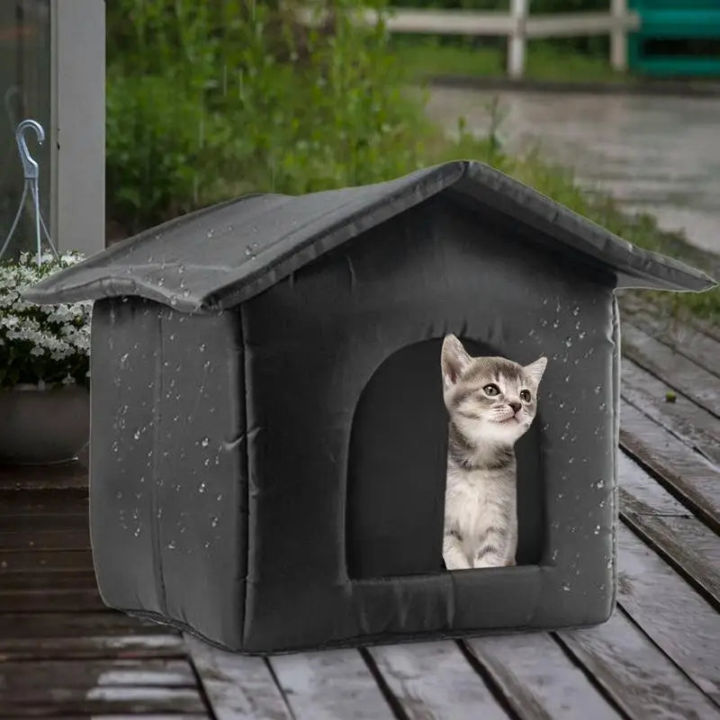Refuge extérieur pour chat errant – discret, chaud et rassurant